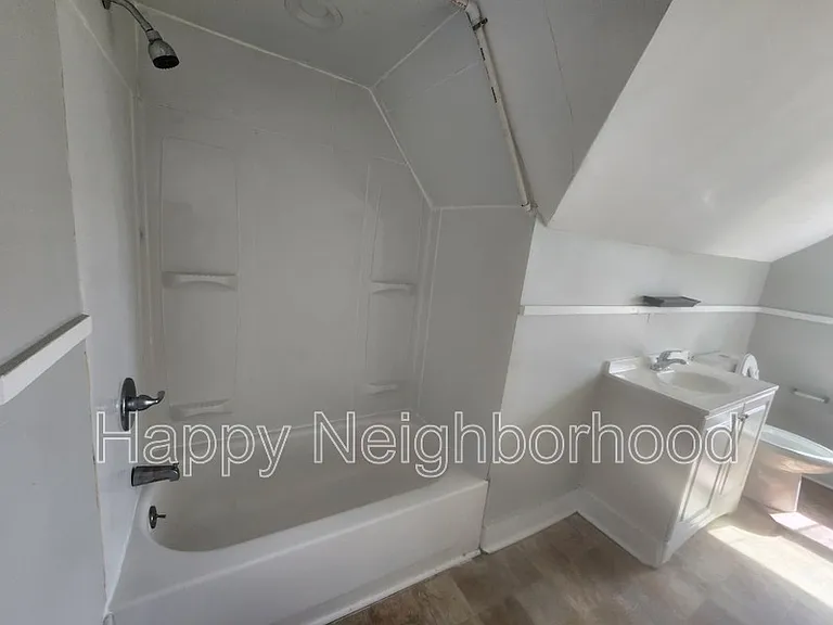 130 Bradley Ave #306 — Photo 3