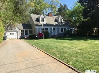 18 Whitson Rd, Huntington Station, NY 11746