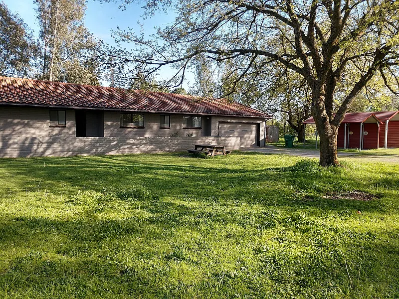 50 Gideon Lane - House — Photo 1