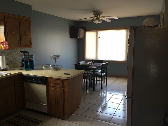 5th image of 5922 W Montrose Ave #2