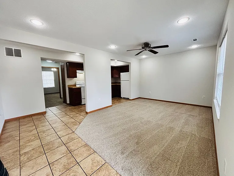 Shadow Ridge Apartments — Photo 26
