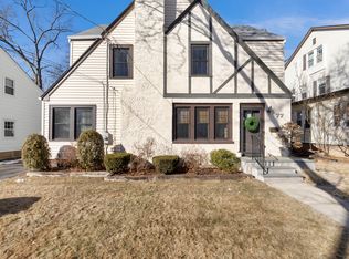 77 Penn Dr, West Hartford, CT 06119