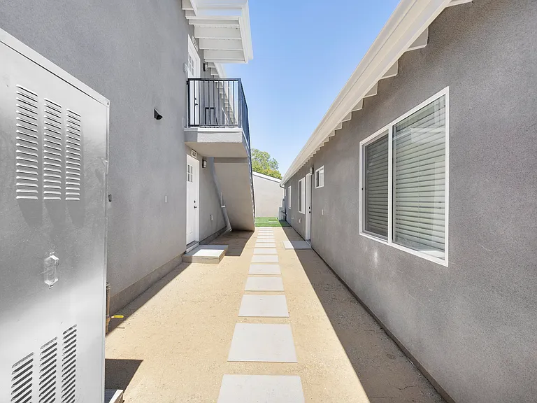 1607 Vuelta Grande Ave #A2 — Photo 12