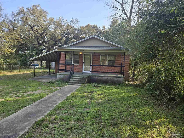 4329 Martha St — Photo 2