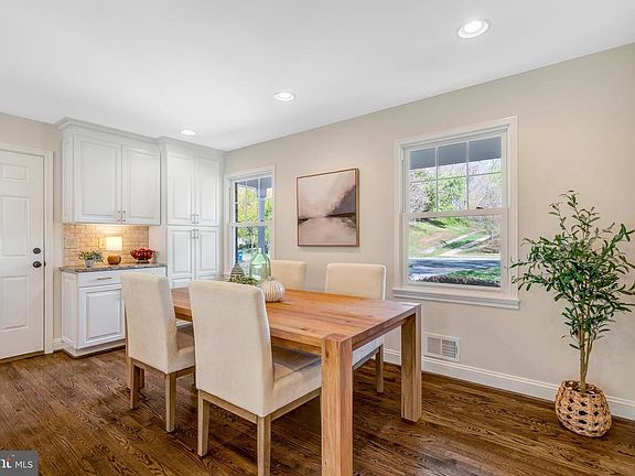 5th image of 8813 Queen Elizabeth Blvd