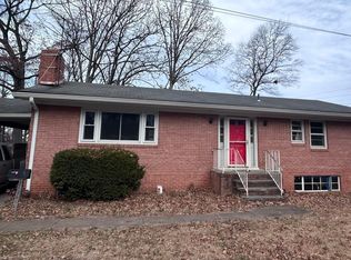258 Manassas Dr, Manassas Park, VA 20111
