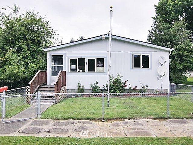 1st image of 607 Broadway Street