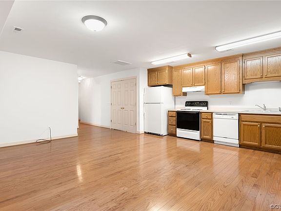 5th image of 7295 Village Woods Ln