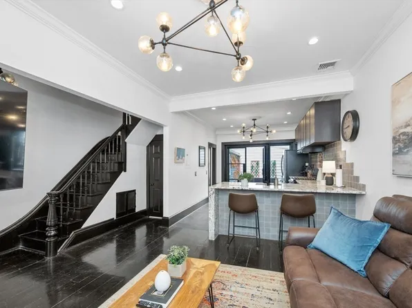 26 F St, South Boston, MA 02127