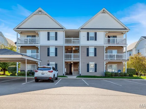 8302 Spring Creek Ln, O'Fallon, MO 63368