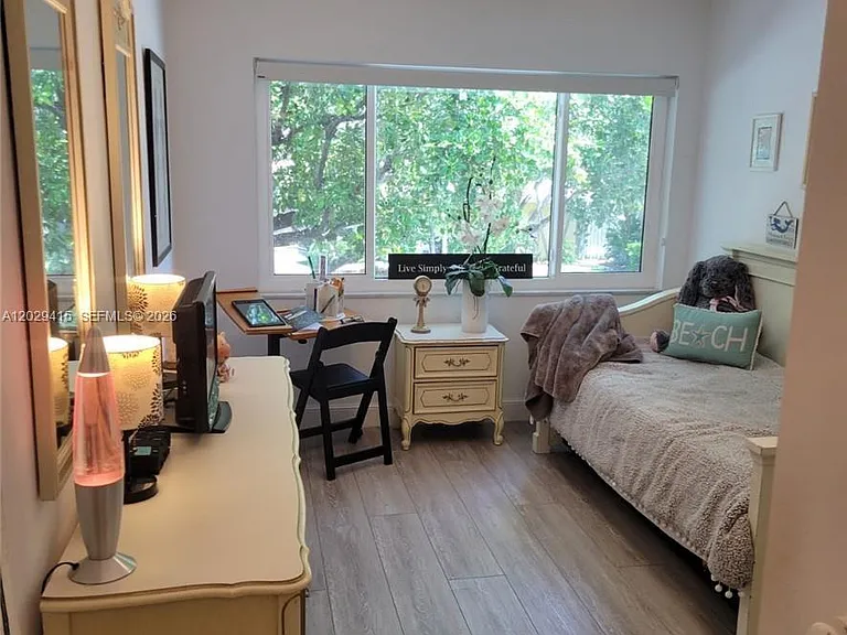 2210 NE 56th Pl #123 — Photo 8