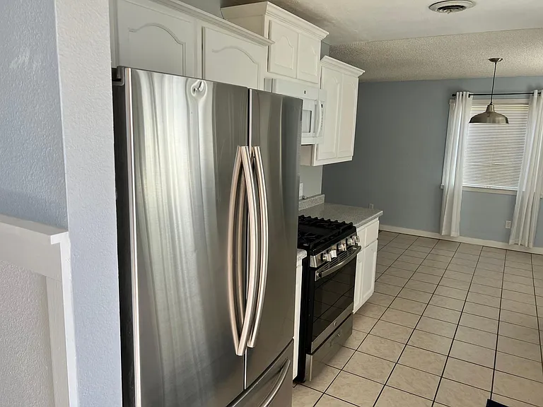 5554 Cypress St — Photo 4