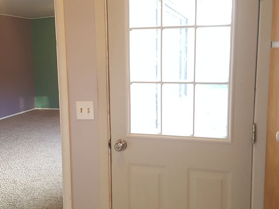 4th image of 415 3rd Ave N