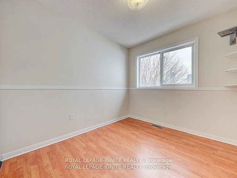 80 Acorn Pl #8 — Photo 17