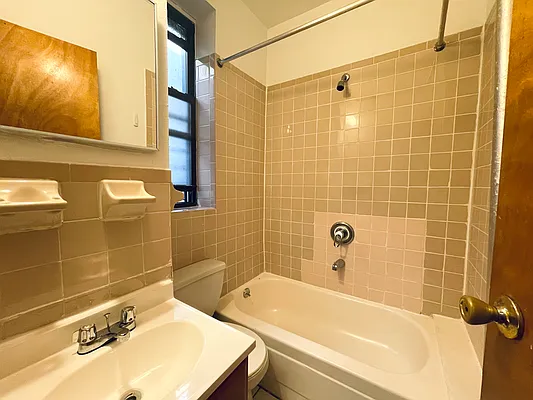 Rented by EXR | media 25