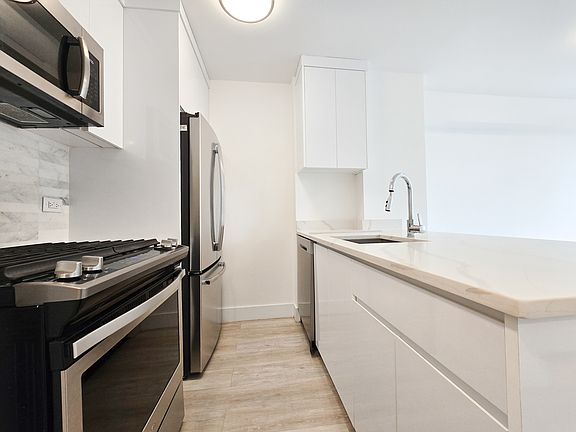 4th image of 1735 York Ave APT 19E