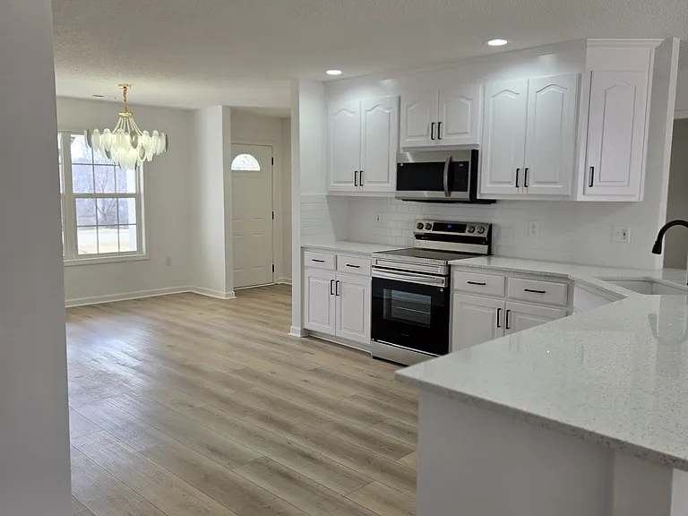 435 Free Stone Ave — Photo 10