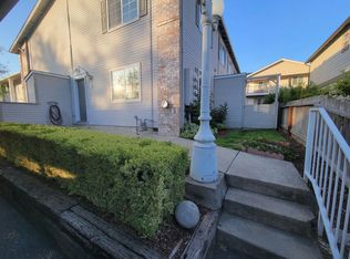 117 Glenn Way APT 3, Central Pt, OR 97502