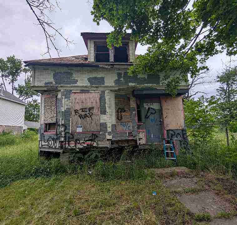 4286 Belvidere
