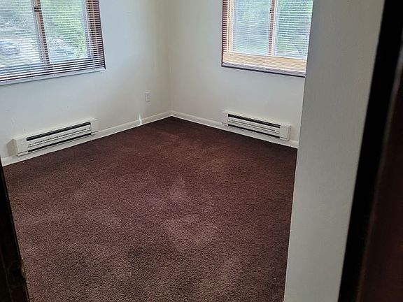 3rd image of 2081 Best Pl APT 8