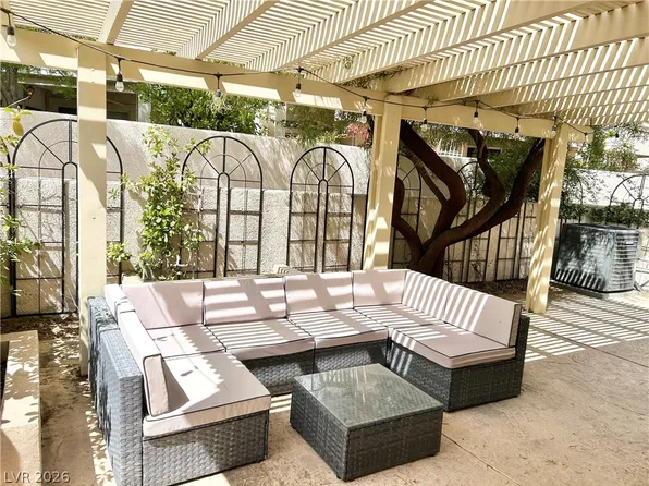 2633 Golden Sands Dr, Las Vegas, NV 89128