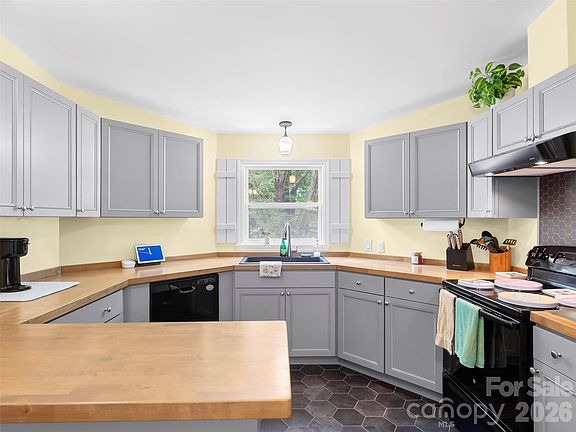 4th image of 32 Reeves Rd