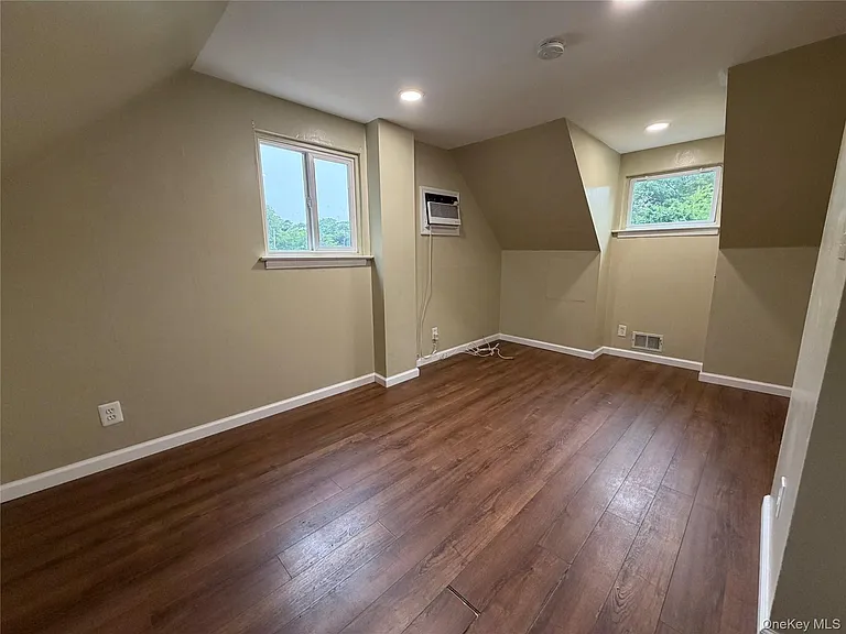196 Sterling St — Photo 14