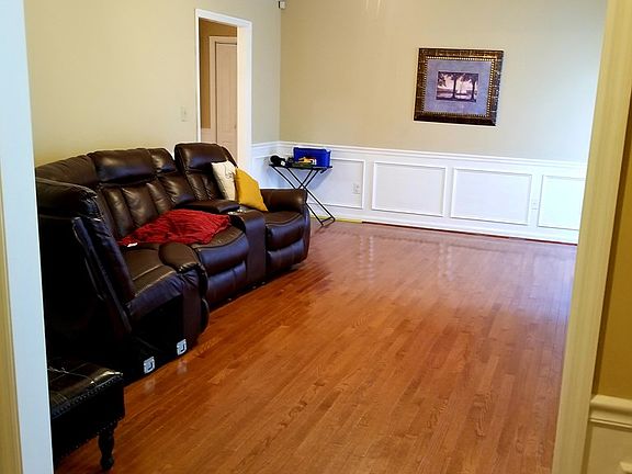 5th image of 3113 Maplewood Dr