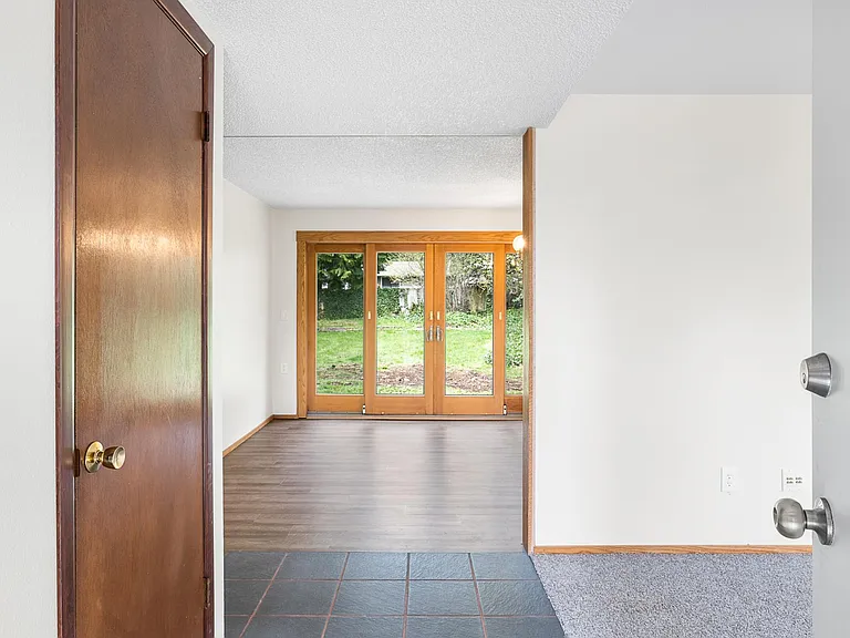 5012 NE 1st Ct — Photo 5