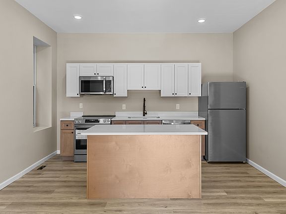 2nd image of 3166 Oregon Ave #1N