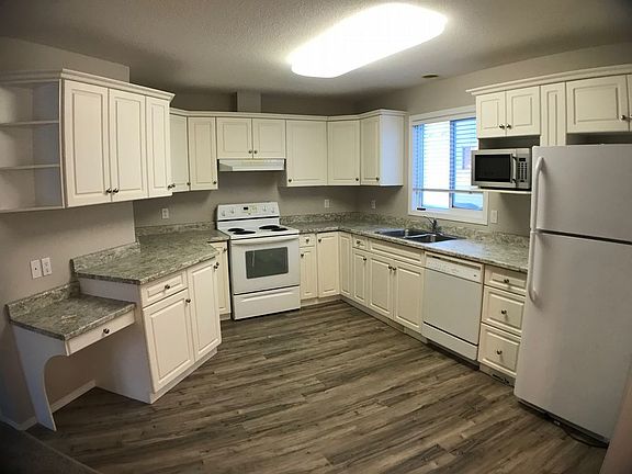 2nd image of 105 Loutit Rd #706