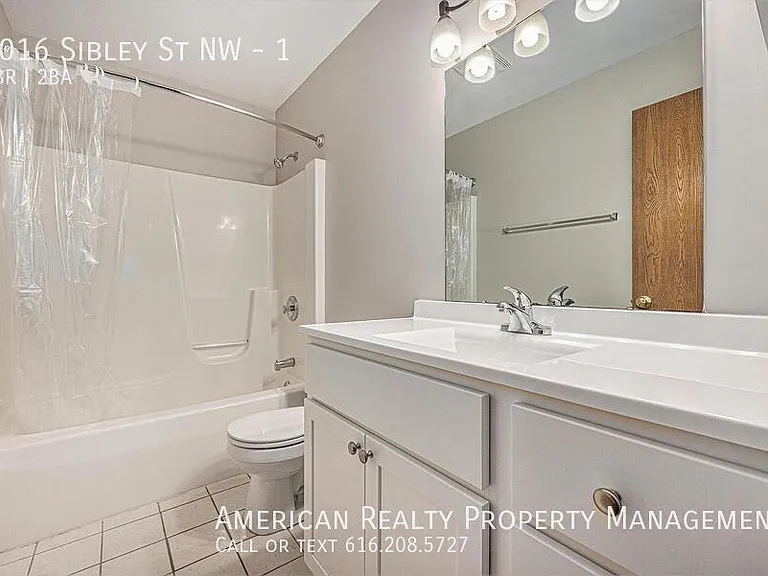 1016 Sibley St NW #1 — Photo 6