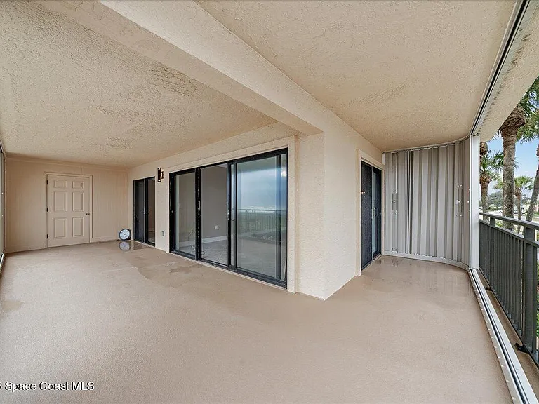 555 Jackson Ave #201 — Photo 29