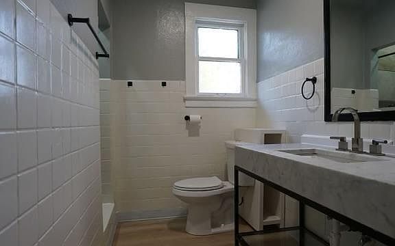 5th image of 431 N Summit Ave #3