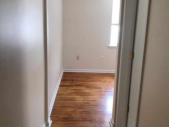 3rd image of 1156 E Passyunk Ave Floor 3