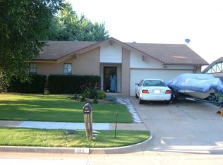 1101 SE 8th St, Moore, OK 73160
