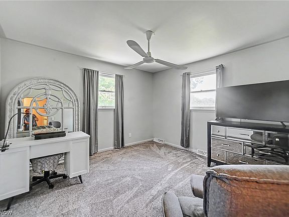 4th image of 1053 Reed Rd