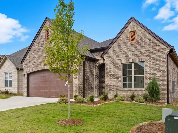 206 Edgewood Cir, Little Rock, AR 72223