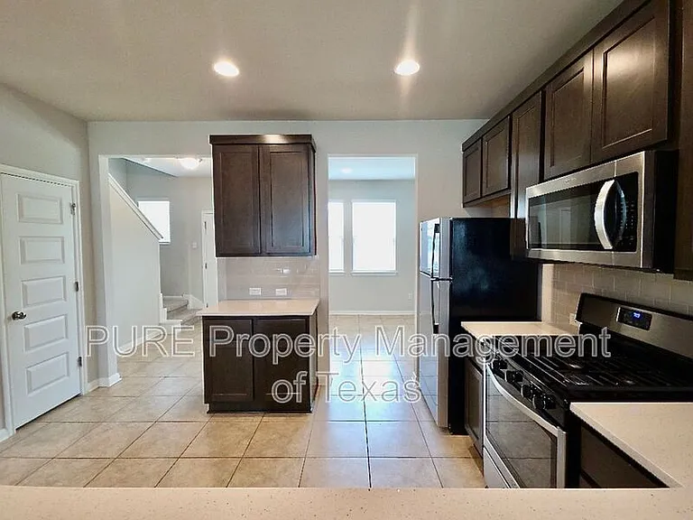 1721 Fountain Bridge Dr — Photo 6