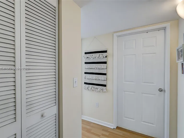 1919 Van Buren St #620A — Photo 17