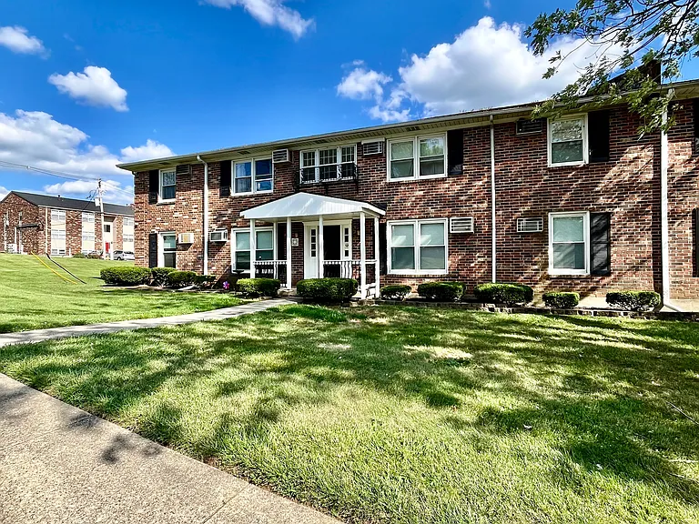 9900 Merioneth Dr #4 — Photo 1