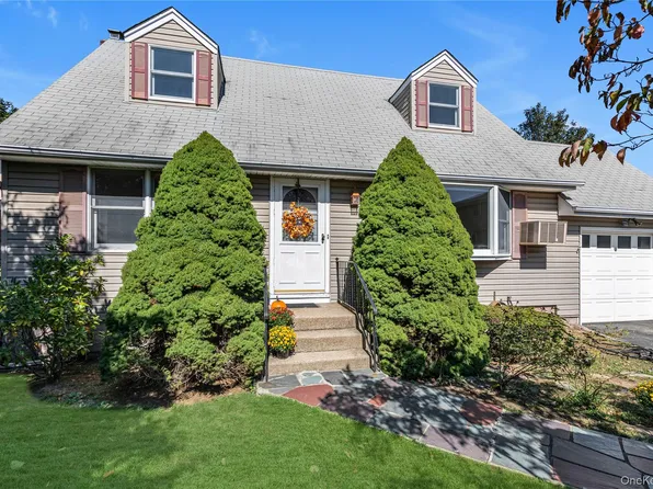 145 Manhasset Avenue, Manhasset, NY 11030