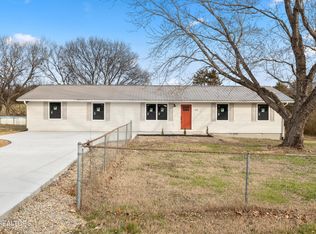 334 Economy Cir, Dandridge, TN 37725