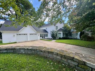 157 N Spring St, Melbourne, AR 72556