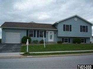 1446 Wanda Dr, Hanover, PA 17331
