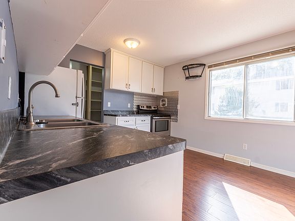 2nd image of 2363 Dorland Ln