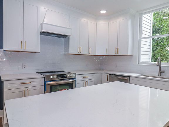 4th image of 333 Key Corner St