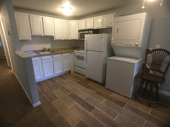 3rd image of 9242 Hickory St #A