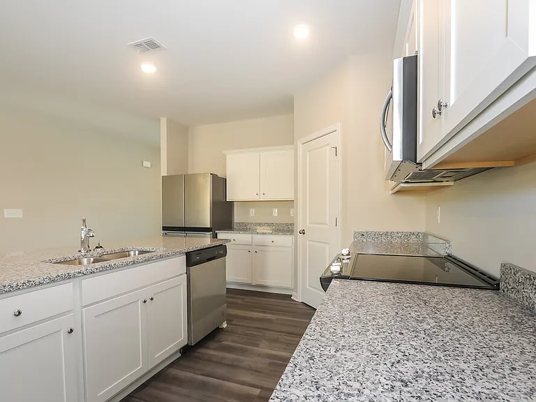3964 Kendrick Cir — Photo 8
