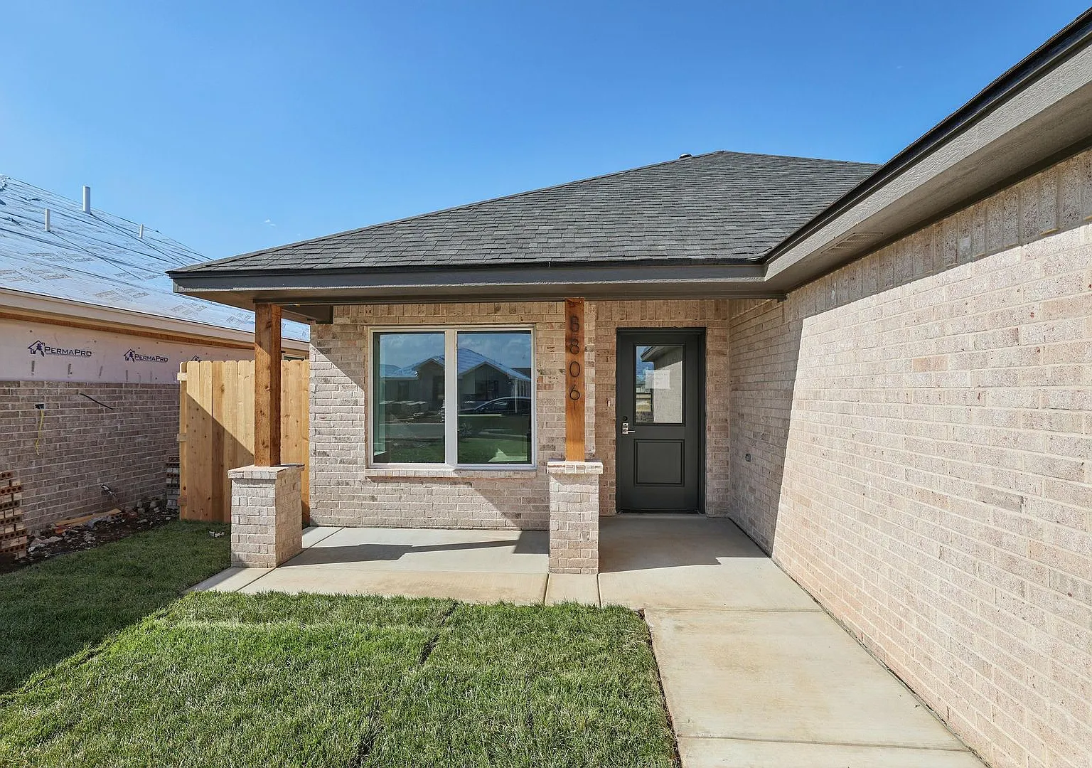 8904 Oakleaf — Photo 2